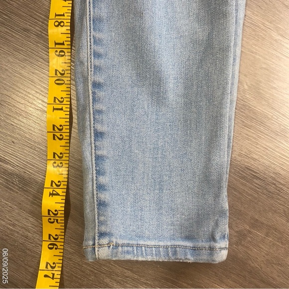 American Eagle Blue Skinny Jeans with Distressed Detailing - Picture 5 of 8